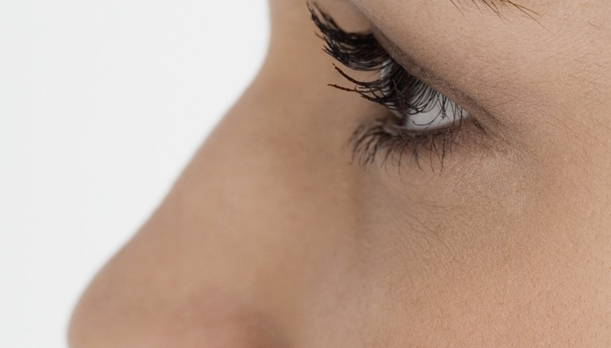 Contour your makeup to create a symmetrical look.