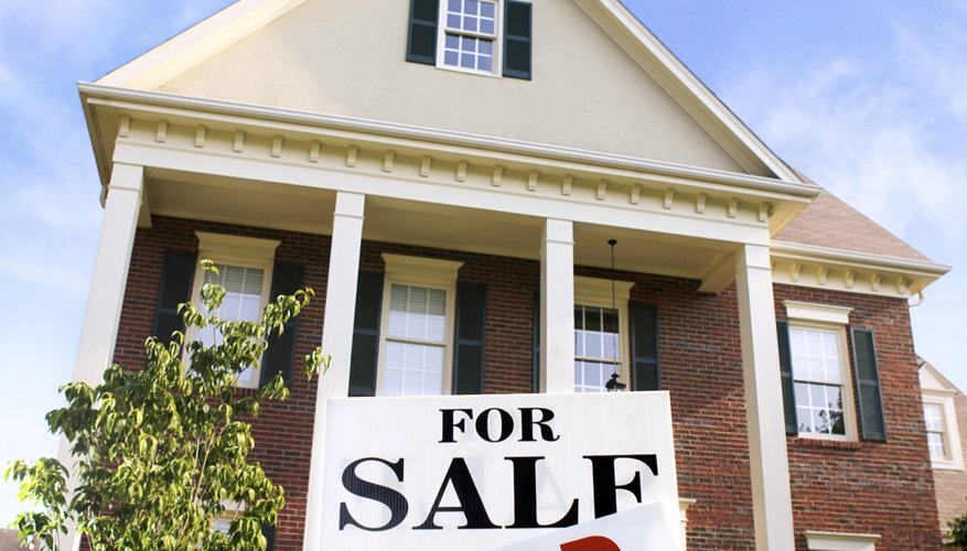 All states require real estate agents to take classes to get licensed.