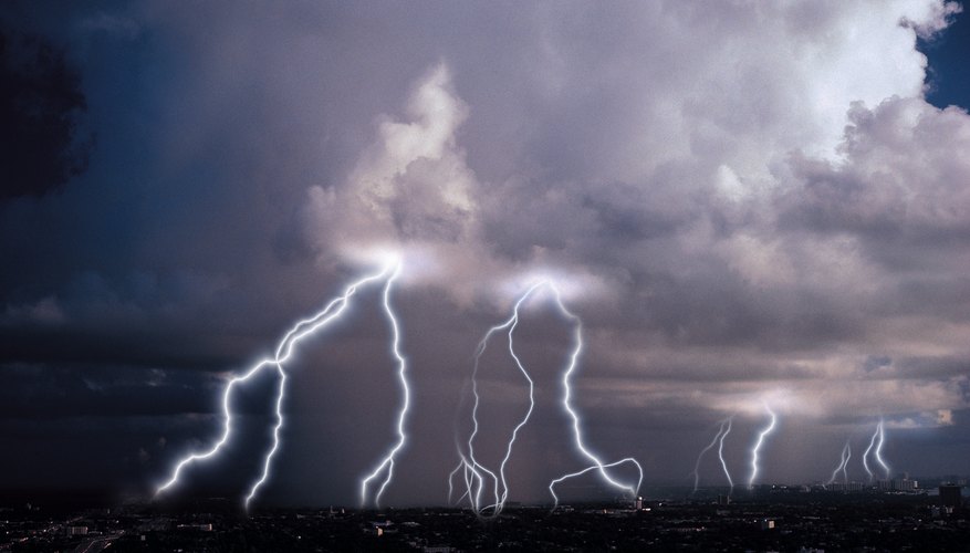 How to Explain Thunder to a Child | Sciencing