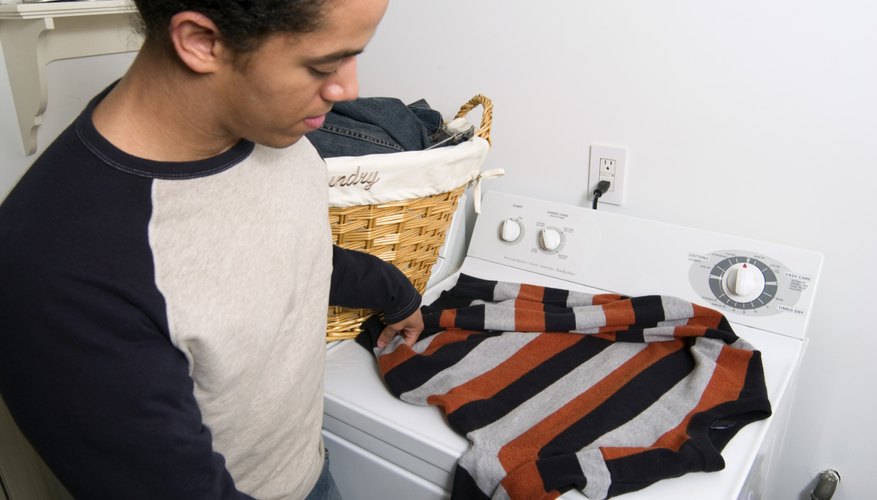 Machine washing cotton sweaters is simple, quick and effective.
