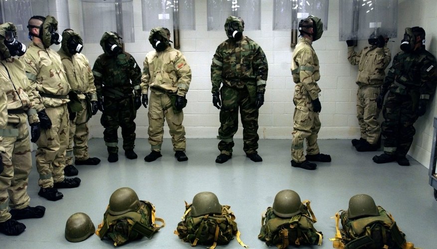 U.S. Army soldiers in chemical weapons training course at Fort Leonard Wood