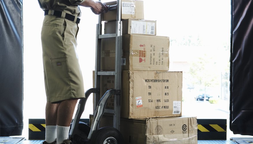 Si estás buscando empleo, debes aplicar para una posición en la página web de UPS.