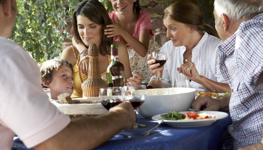 Desglosado, el residente promedio de Illinois gasta alrededor de US$259 por mes saliendo a cenar.