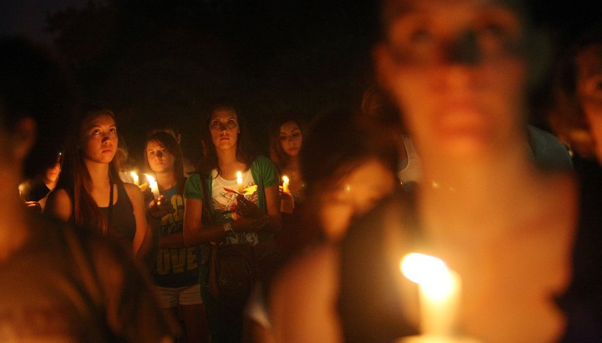 A Christmas Eve memorial service pays tribute to your loved one.