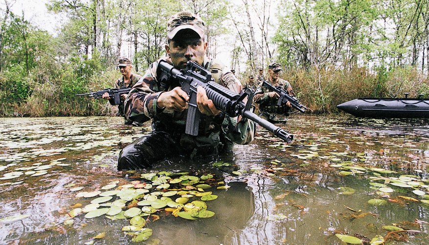 Army Ranger students learning proper patrol techniques