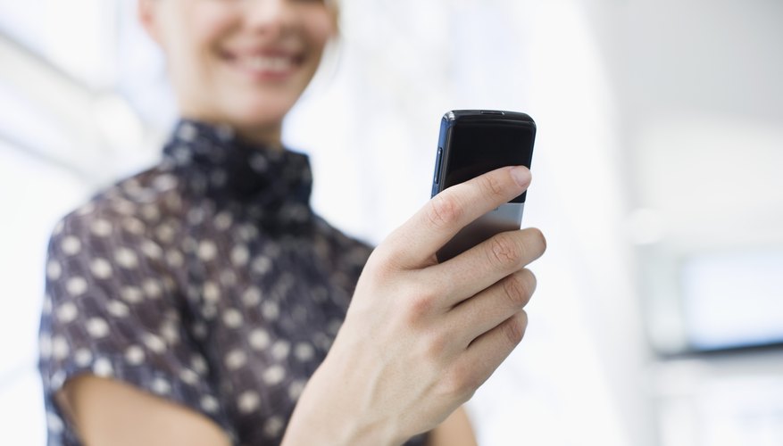 Print your iPhone text messages by copying them as screenshots or Notes.