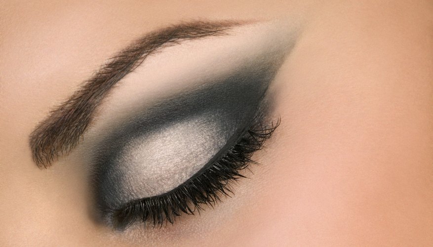For serious color, apply an eye primer to the entire eye before beginning the makeup application.