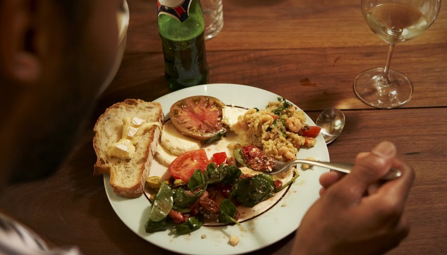 Preparing meals for your friend can bring comfort.