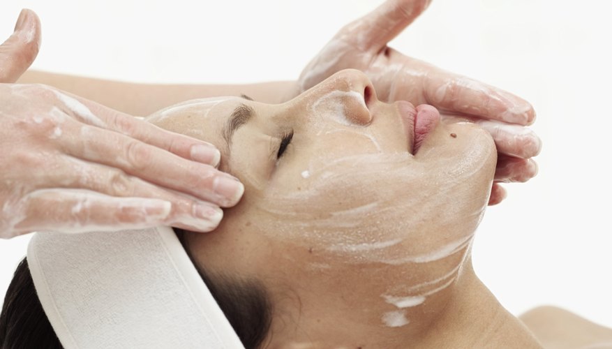 A honey-lemon mask lightens and soothes the skin's surface.