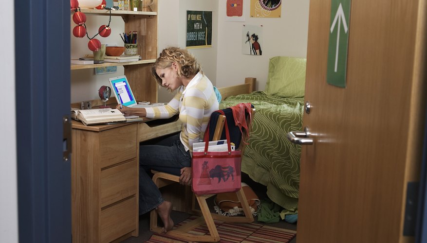 Show appreciation for the gift by explaining what you will use it for -- like decorating your dorm room.