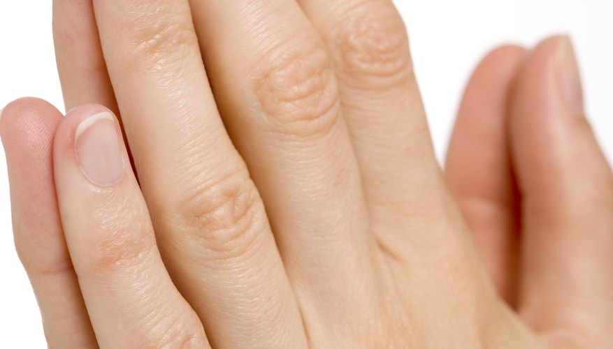 Prayer is an important tradition for pregnant Arab women.