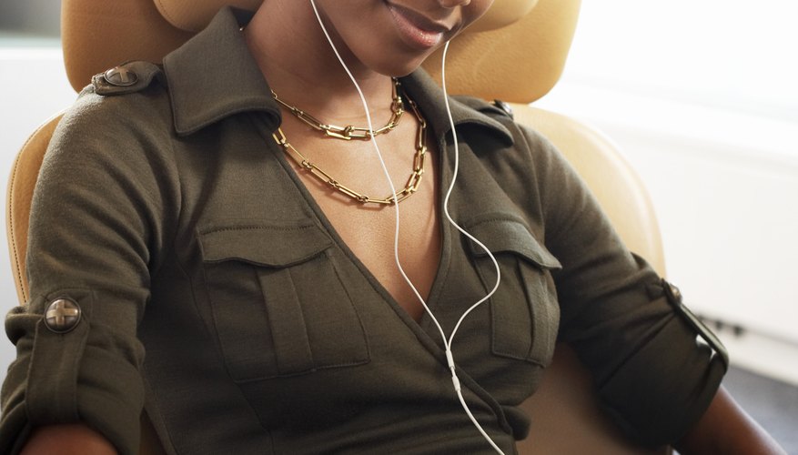 The radio feature in Xat makes it easy to share your favorite music with online friends.