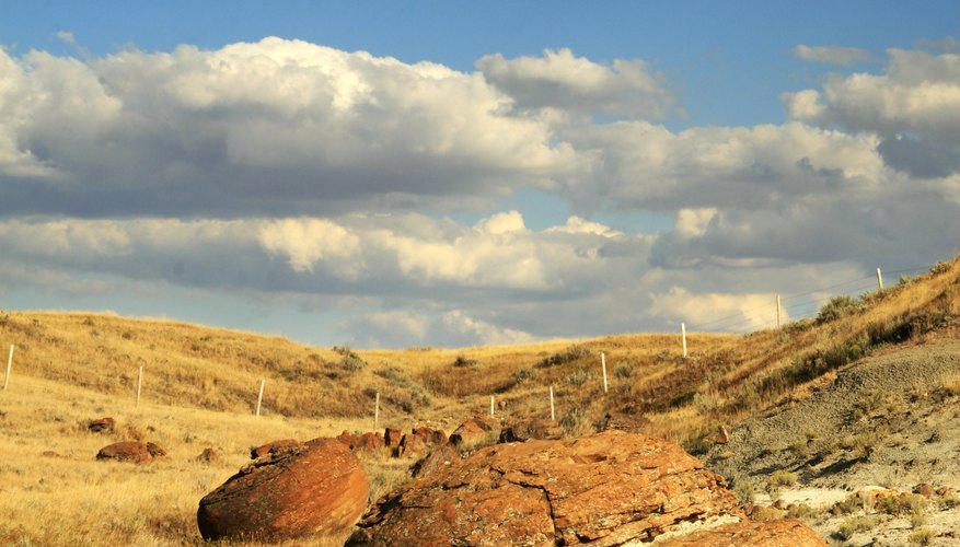 What Is The Main Difference Between Weathering Erosion And Deposition