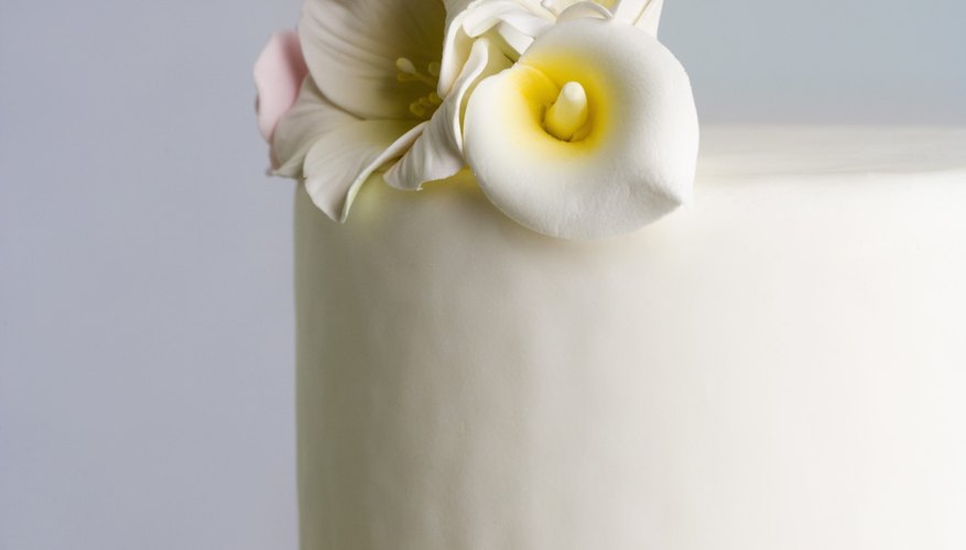 Dirty icing gives fondant a smooth surface to hold onto the cake.