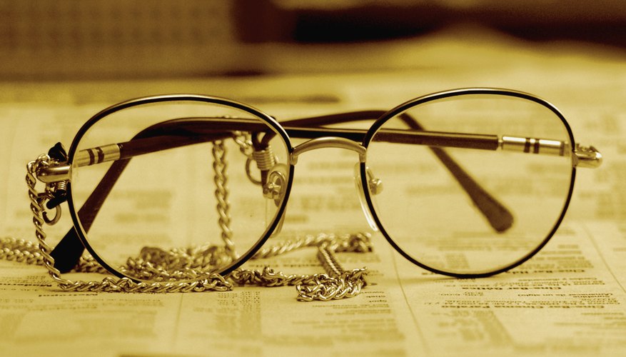 Use the inverted pyramid to capture readers' attention, and then add details.