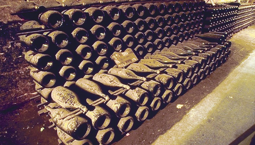 Wine was the drink of choice at Roman taverns.
