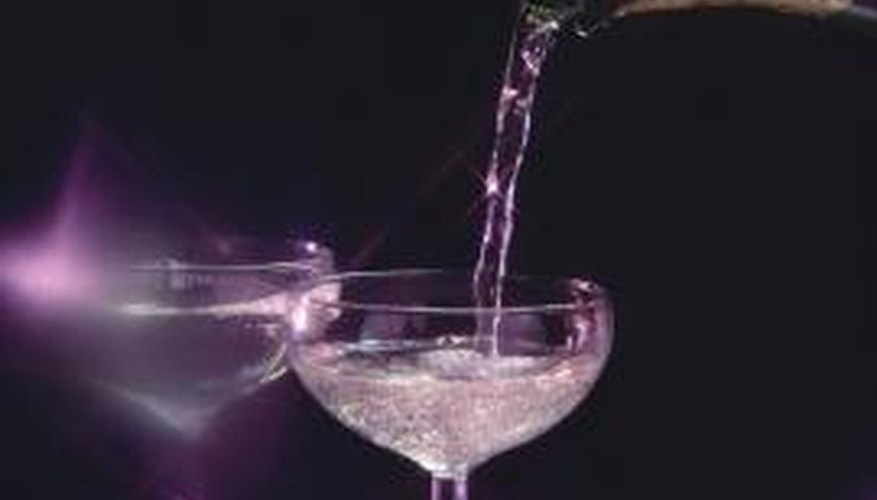 Giant Martini Glass - Yuppie Gadgets