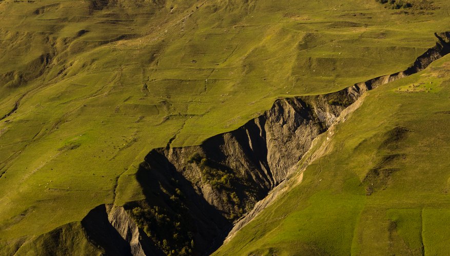 What Landforms Are Formed At A Transform Boundary Sciencing