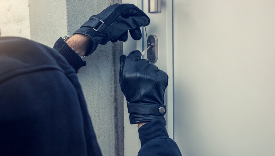 Differences Between Classical and Neoclassical Schools of Criminology