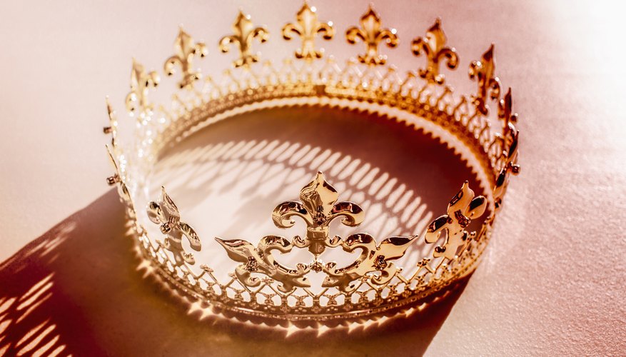 What Are the Characteristics of a Monarchy?