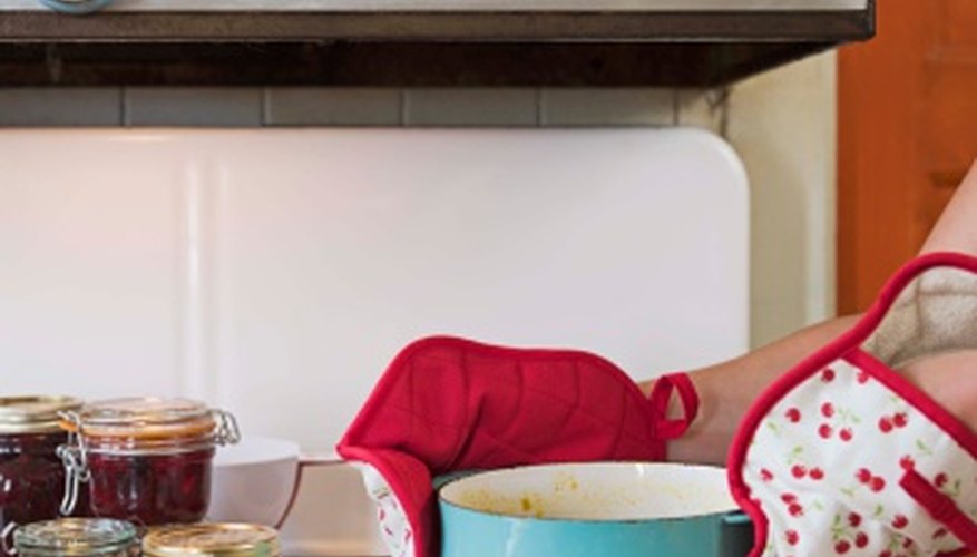 Show how to use the stove.