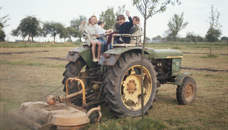 Date vintage John Deere tractors by serial number.