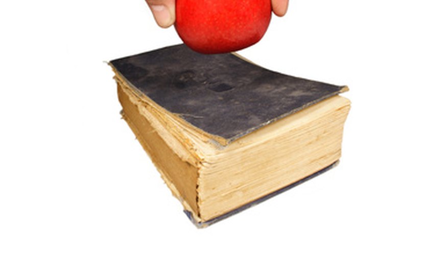 A job description is a necessary tool for evaluating teacher aides.