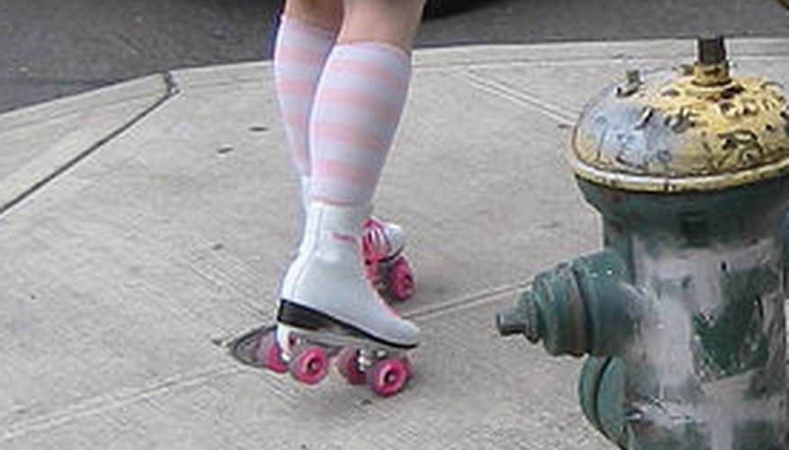 Es irritante frenar con patines de cuatro ruedas.