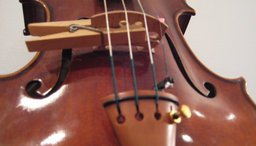 Puedes hacer una sordina para tu violín en una urgencia.