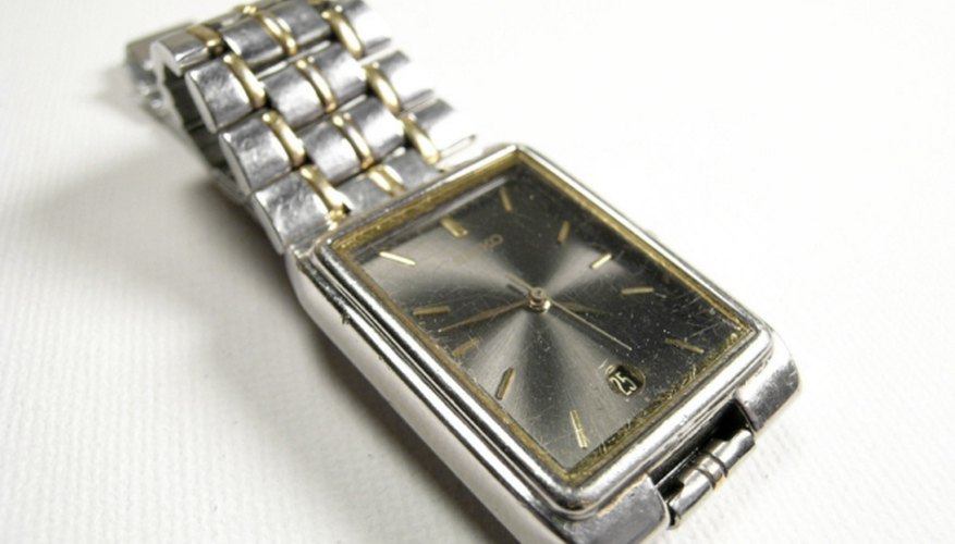 Puedes hacer pequeños arreglos en tu reloj pulsera tú mismo.