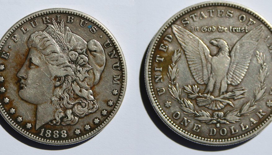 Los dólares de plata Morgan fueron acuñados entre 1878 y 1903, y luego nuevamente en 1921.