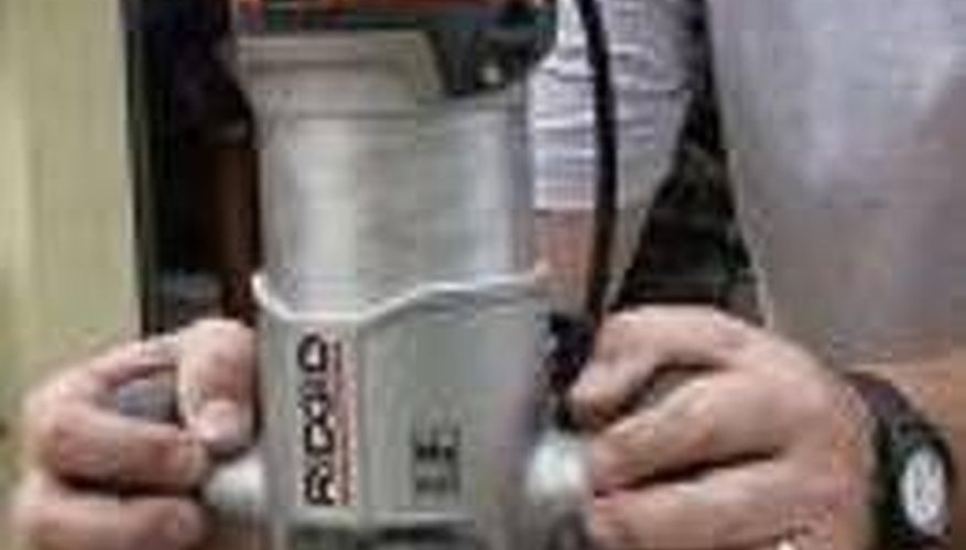 Combination Plunge/Fixed Base Router Combination Plunge/Fixed Base Router