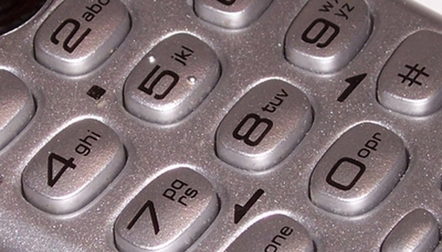 Hay recursos, como las guías telefónicas inversas o los motores de búsqueda, que puedes usar para encontrar más información, como un nombre o una dirección.