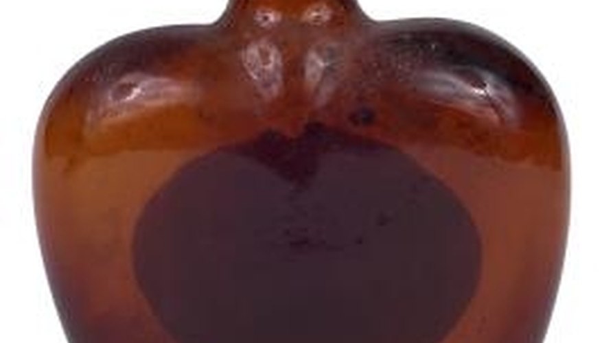 Start with a heart-shaped glass bottle. Start with a heart-shaped glass bottle.