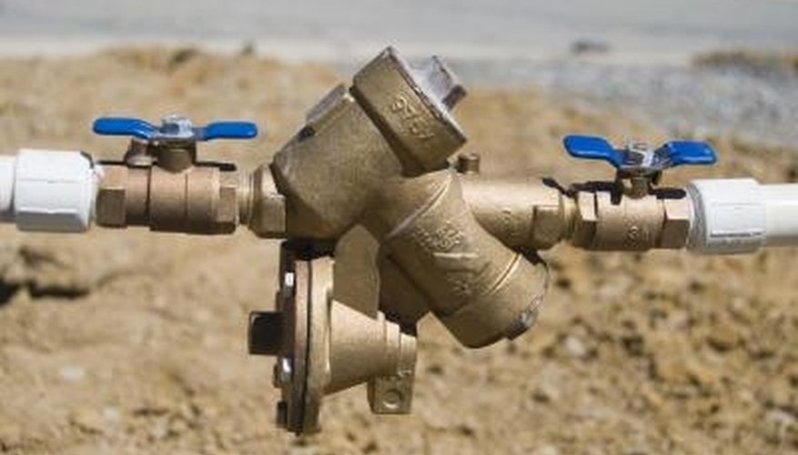 Photo Credit: Jupiterimages/Comstock/Getty Images Gas flow can be measured using common items.