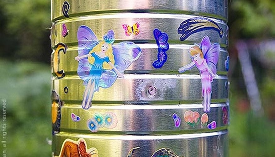 A metal coffee can, painting designs optional! A metal coffee can, painting designs optional!
