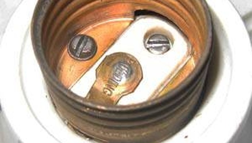Here you can see the threaded collar and the center contact point. Here you can see the threaded collar and the center contact point.
