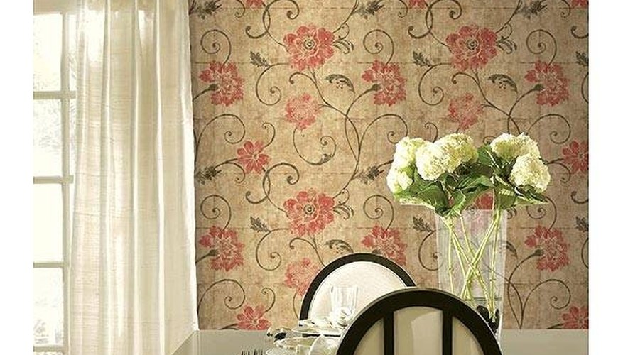 What Is Wallpaper Liner? | HomeSteady