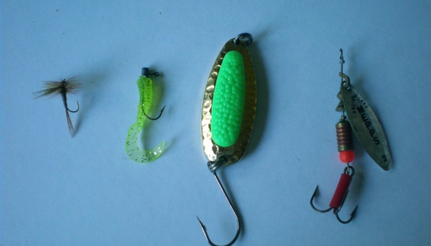 How to Remove the Barb From a Fishing Hook