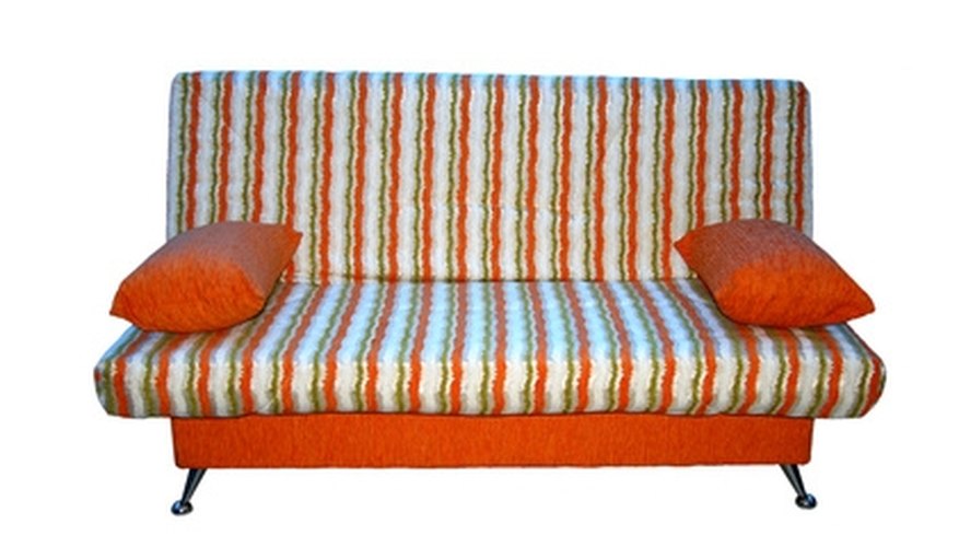 Turn the sofa cushion cover inside-out to repair. Turn the sofa cushion cover inside-out to repair.
