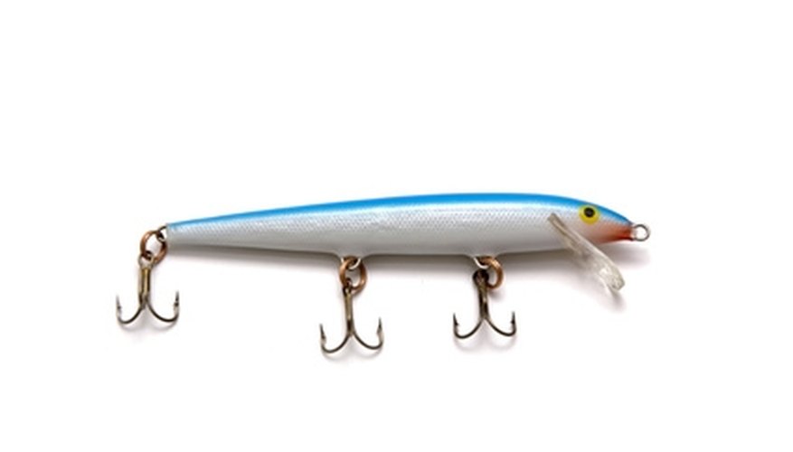 How to Paint Wooden Fishing Lures