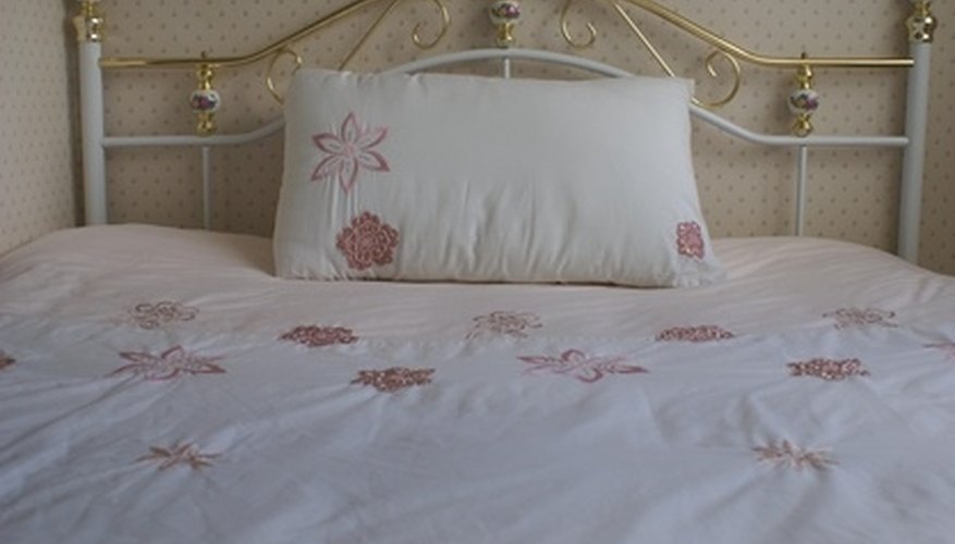 Latex beds and pillows are comfortable and durable. Latex beds and pillows are comfortable and durable.