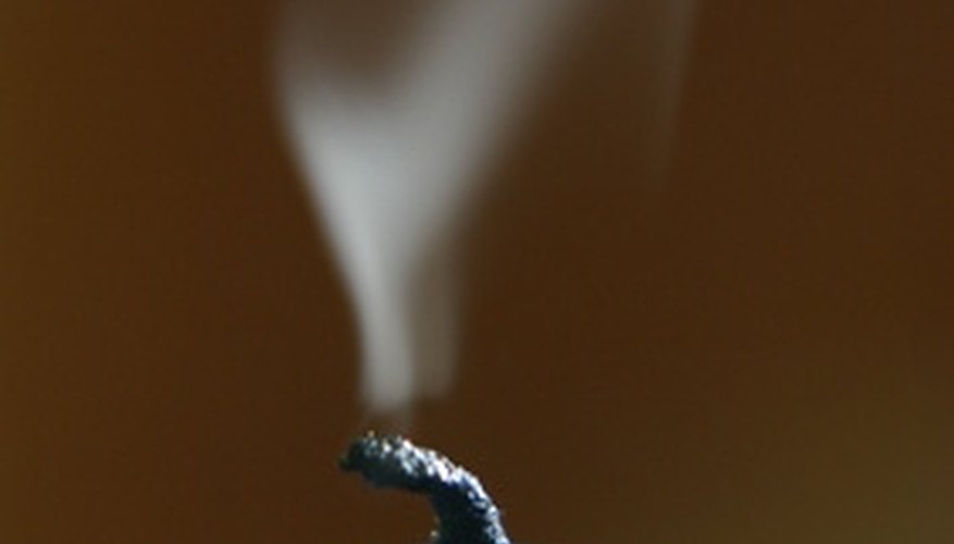 Testing your smoke detector with a candle can ensure that it is working properly. Testing your smoke detector with a candle can ensure that it is working properly.