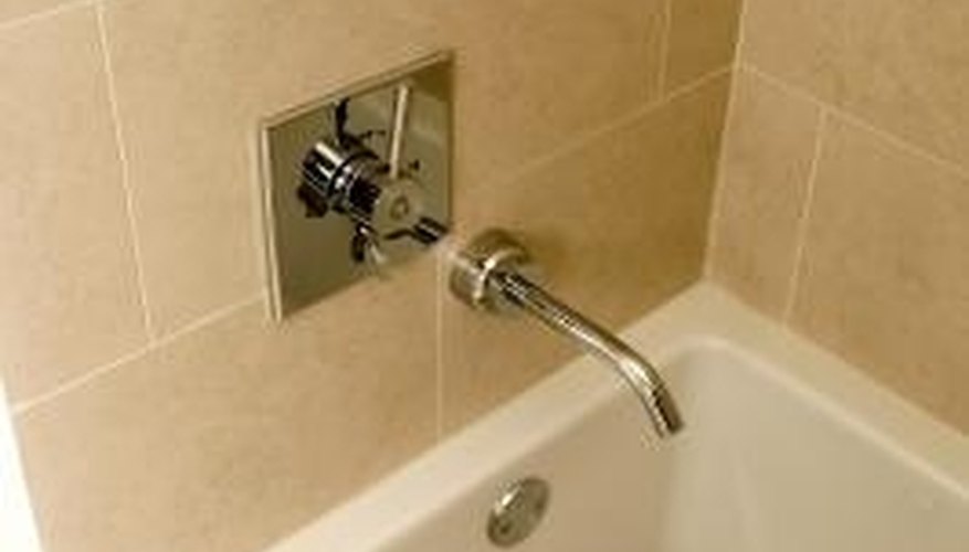 What Is the Best Type of Bathtub Caulk? | HomeSteady