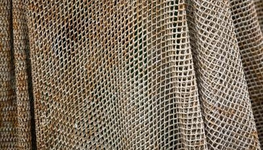 Wire mesh limits movement on masonry projects. Wire mesh limits movement on masonry projects.