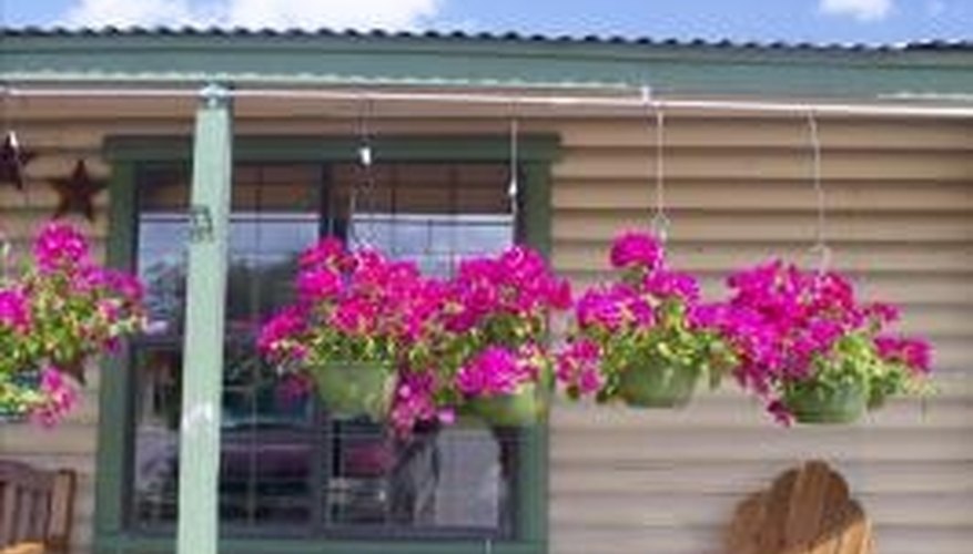 Check the specifications of county authorities before anchoring a mobile home. Check the specifications of county authorities before anchoring a mobile home.