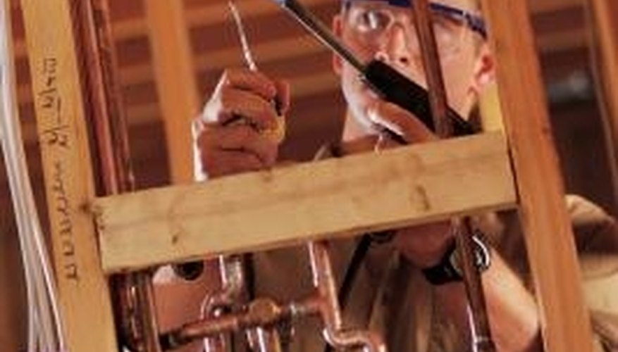 A copper pipe connection is resoldered using a straightforward procedure. A copper pipe connection is resoldered using a straightforward procedure.