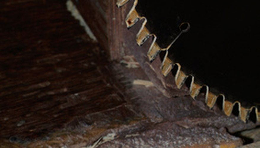 Use durable, sharp blades when cutting hardwoods like mesquite. Use durable, sharp blades when cutting hardwoods like mesquite.