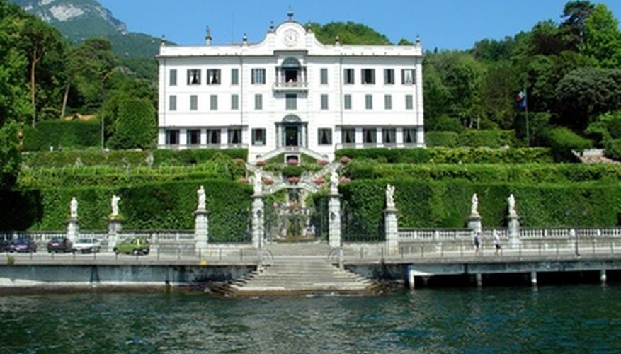 Italian villas are found in various shades of white. Italian villas are found in various shades of white.