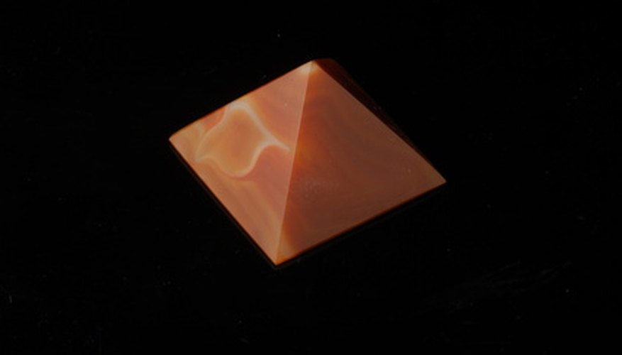 Photo Credit: piramide image by Renato Francia from <a href='http://www.fotolia.com'>Fotolia.com</a> A Sardonyx is a variation of onyx which features bands of red rather than black.